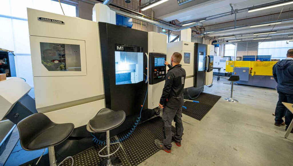 OFIR skaffet CNC-maskiner til opplæring på Bryne videregående skole.