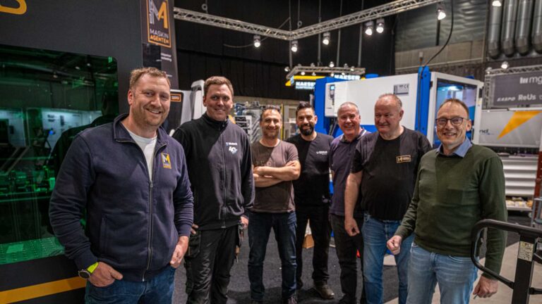 Team fra Maskinagenten AS rigger til på SMART industri 2025