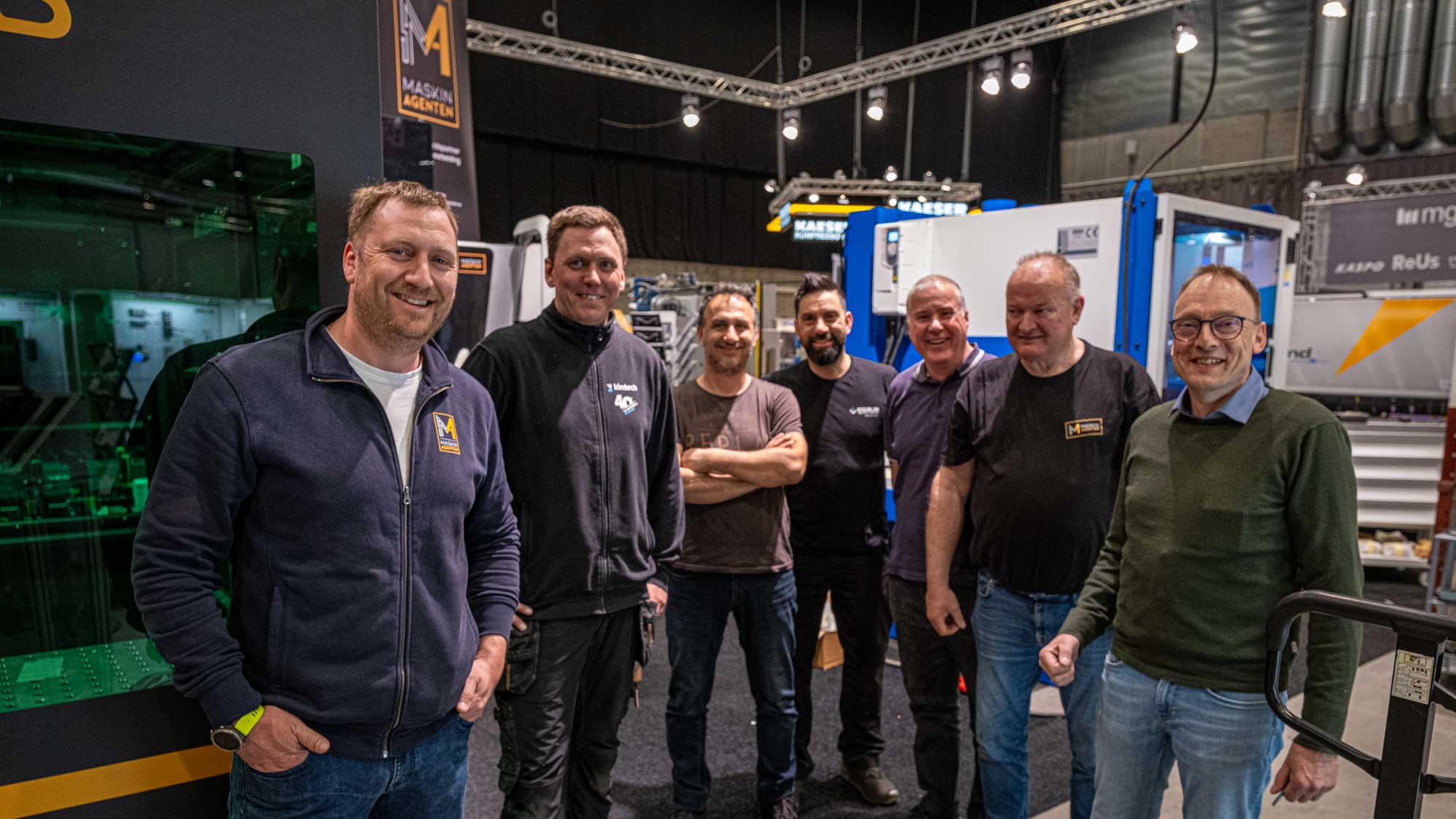 Team fra Maskinagenten AS rigger til på SMART industri 2025