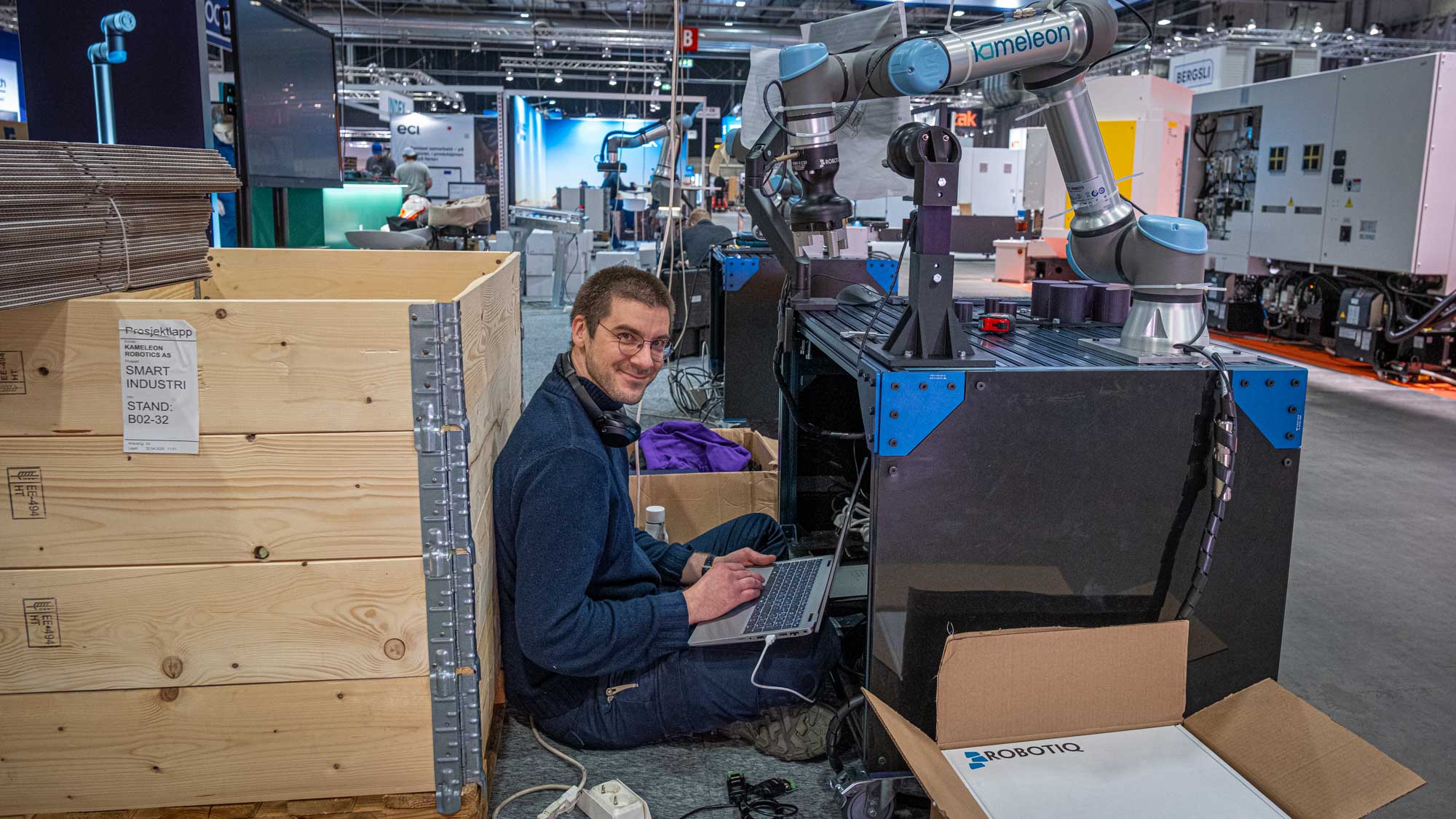Mathias Hauan Arbo i T-Robotics rigger stand på SMART industri